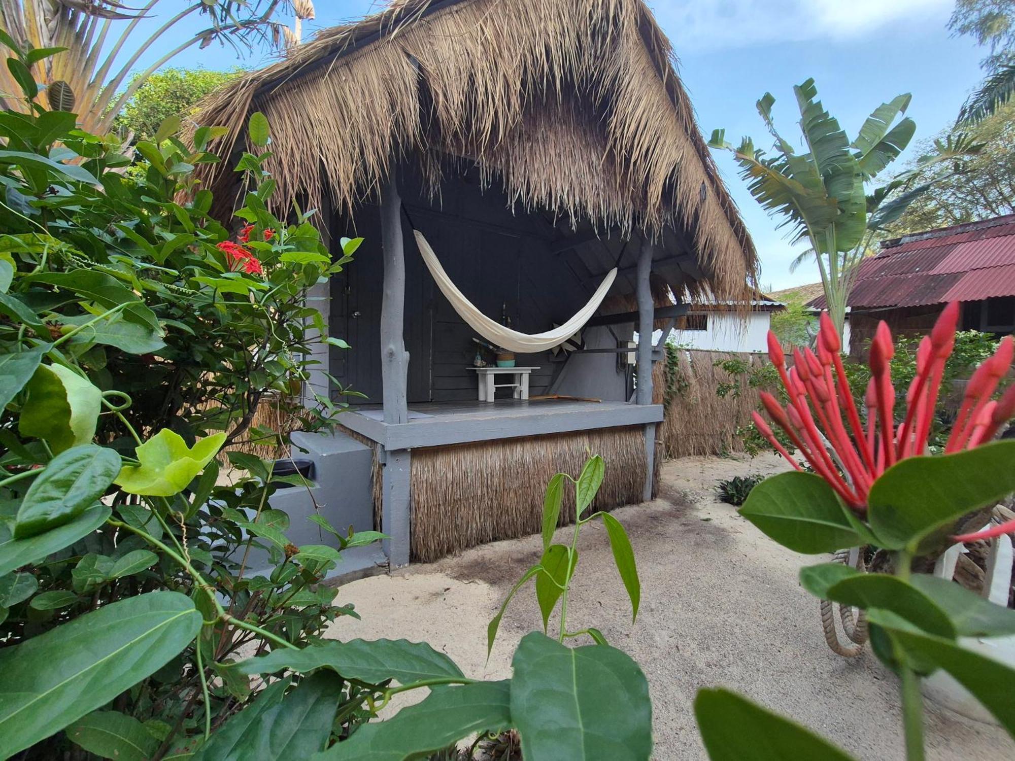 Sea Love Beach Bar & Bungalows Ban Tai Exterior photo